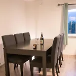 Διαμέρισμα Stylish 2br In The Heart Of *