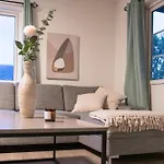 Stylish 2br In The Heart Of *