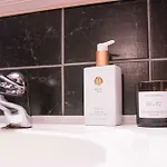 Stylish 2br In The Heart Of Διαμέρισμα