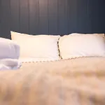 Stylish 2br In The Heart Of Διαμέρισμα *