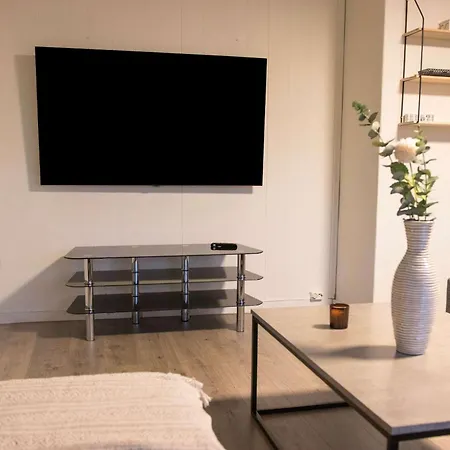 Stylish 2br In The Heart Of Apartment Tromsø
